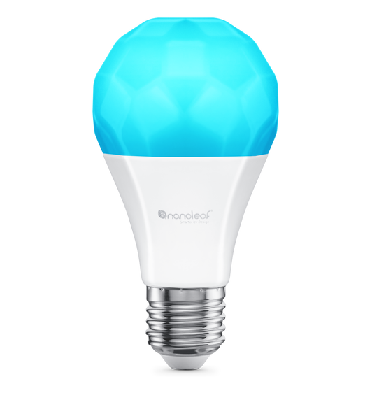 Nanoleaf Essentials A19 Bulbはユニークな多面体のデザインを持ち、あざやかな色彩のパフォーマンスを演出する。